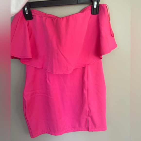 Superdown Catalina ruffle tube mini dress in hot pink size small - Picture 2 of 3